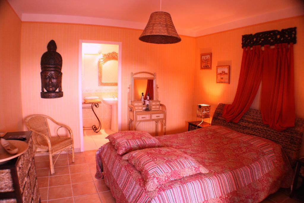 Mas De Courreges Hotell Saint-Hippolyte-du-Fort Rum bild