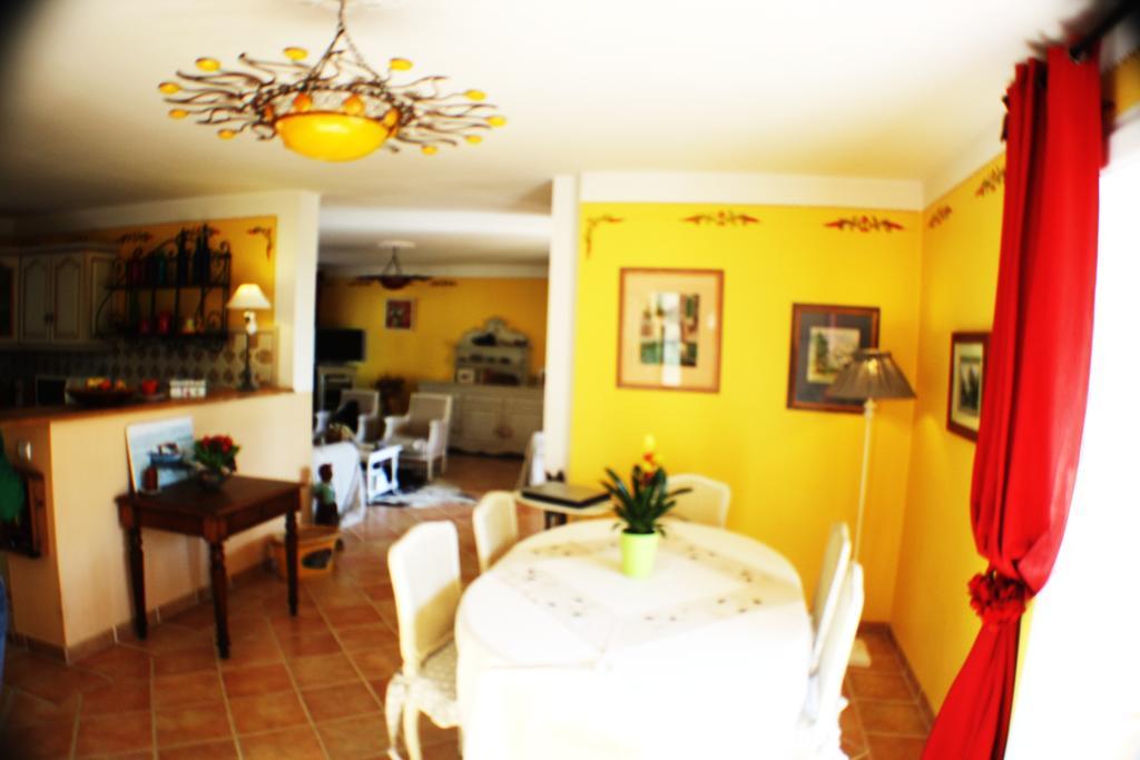 Mas De Courreges Hotell Saint-Hippolyte-du-Fort Exteriör bild