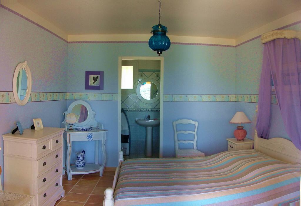 Mas De Courreges Hotell Saint-Hippolyte-du-Fort Rum bild